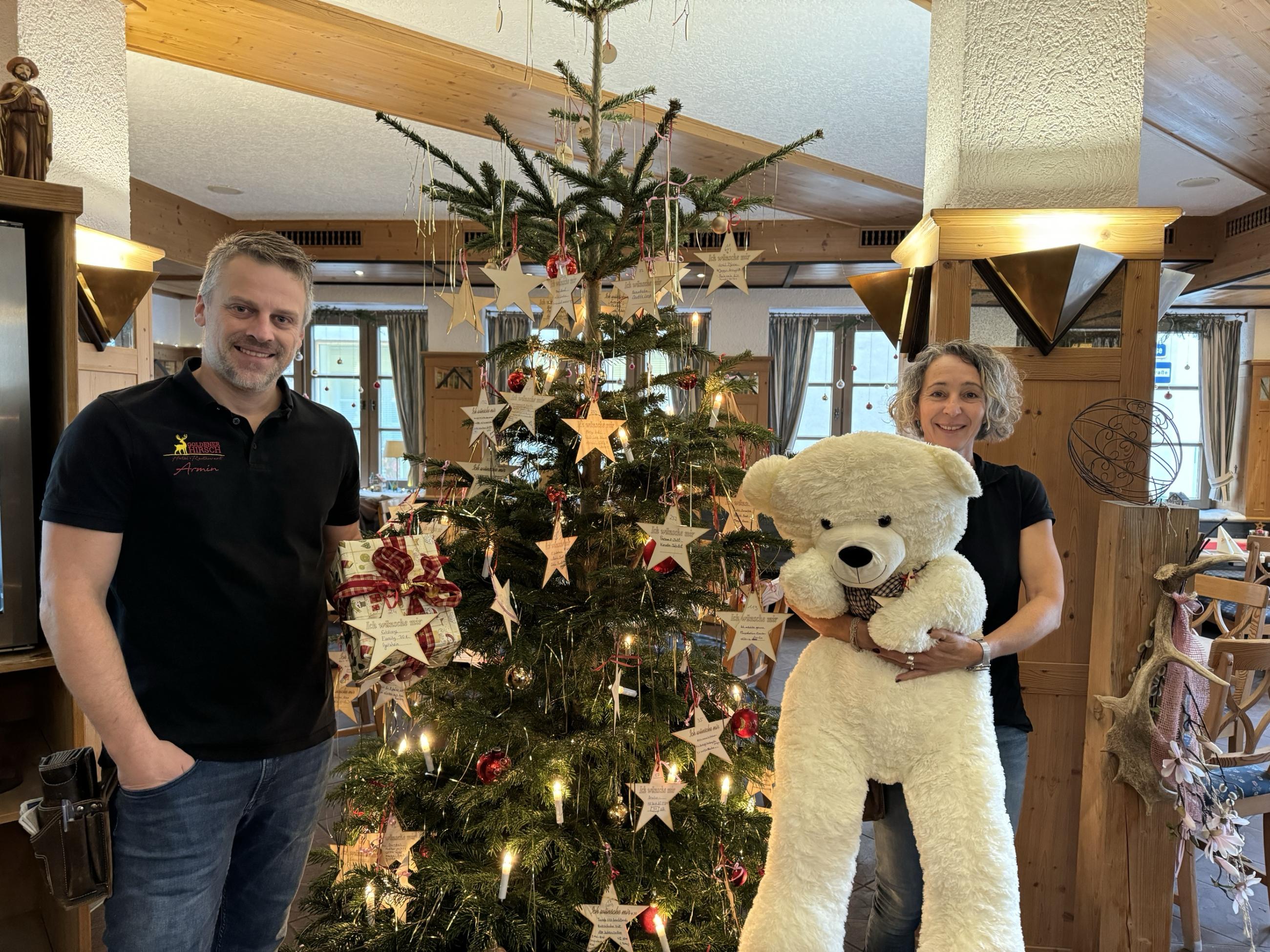 Mit dem Wunschbaum Weihnachtsstimmung schenkenDonauwörthDonauRies